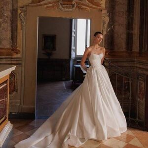 Elegant White Wedding Dress